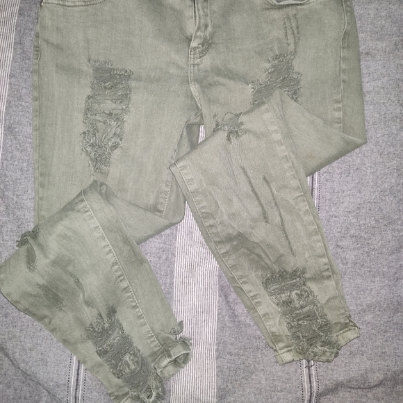 VIP JEANS - Picture 2 of 3